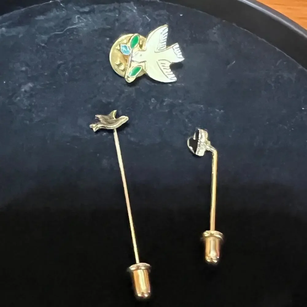 Vintage Lot Hat / Lapel Pins Brooches Dove Mini‎ Hearts Gold Tone 3 Pieces